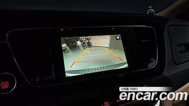 Kia Canival 2015 — photo 15