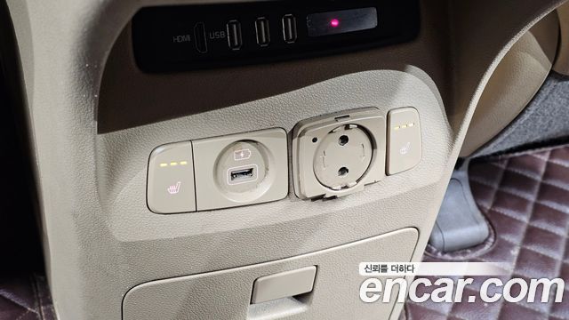 Kia Canival 2015 — photo 18