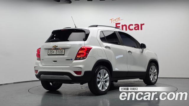 Chevrolet Korea Trax 2018 — photo 2