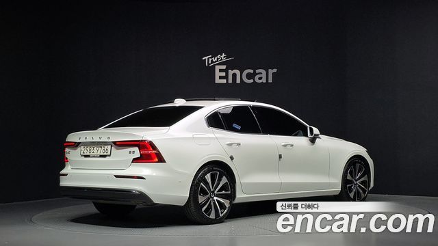 Volvo S60 2024 — photo 2