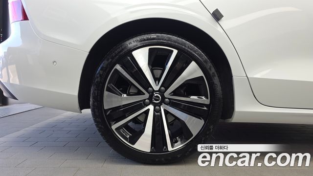 Volvo S60 2024 — photo 5