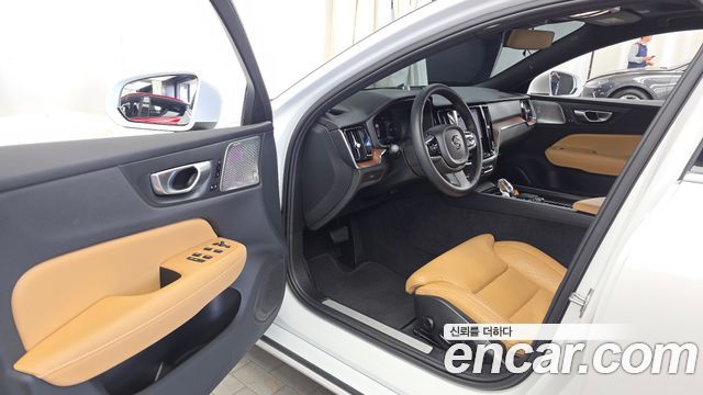Volvo S60 2024 — photo 13