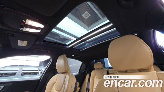 Volvo S60 2024 — photo 24