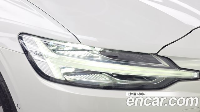 Volvo S60 2024 — photo 8