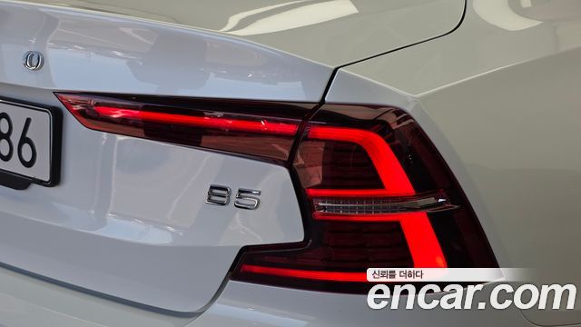 Volvo S60 2024 — photo 9