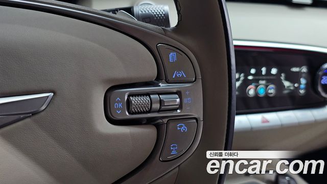 Genesis GV70 2023 — photo 22