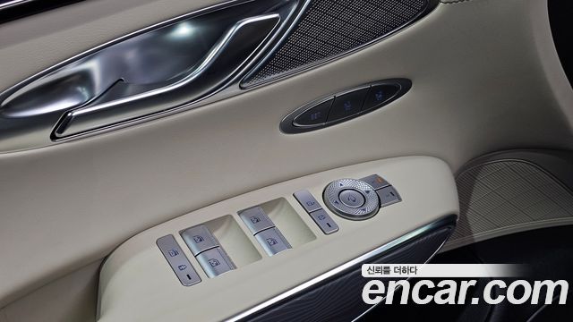 Genesis GV70 2023 — photo 24
