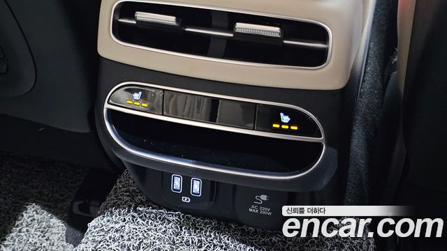 Genesis GV70 2023 — photo 28