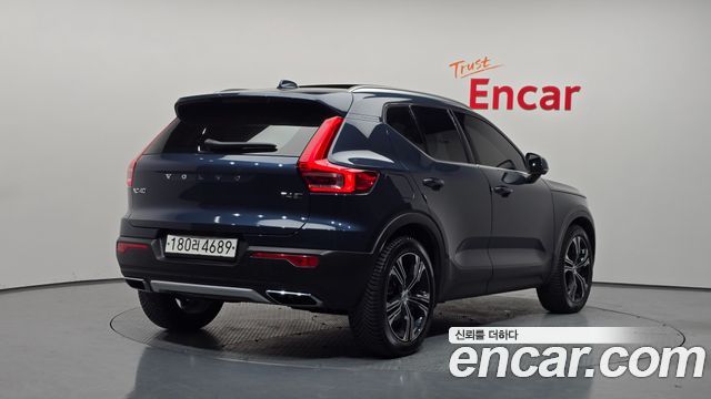 Volvo XC40 2020 — photo 2