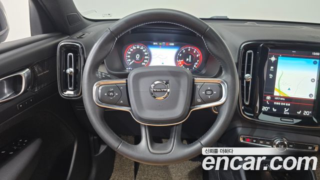 Volvo XC40 2020 — photo 18