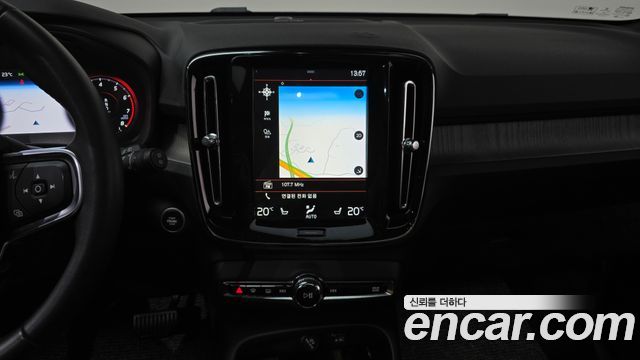 Volvo XC40 2020 — photo 19