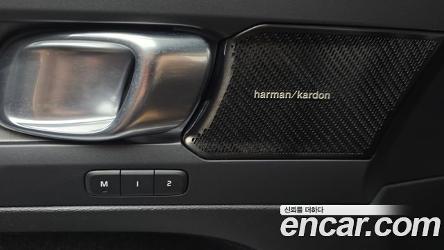 Volvo XC40 2020 — photo 23