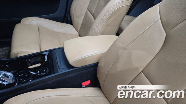 Volvo XC40 2020 — photo 29