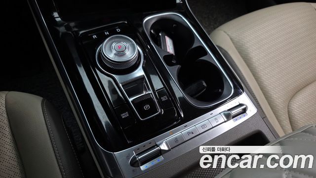 Kia Canival 2021 — photo 12