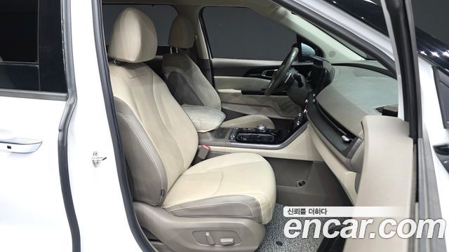 Kia Canival 2021 — photo 17