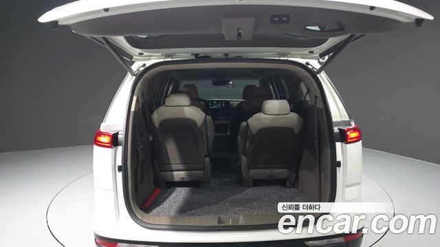 Kia Canival 2021 — photo 26