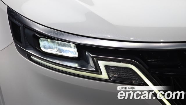 Kia Canival 2021 — photo 8