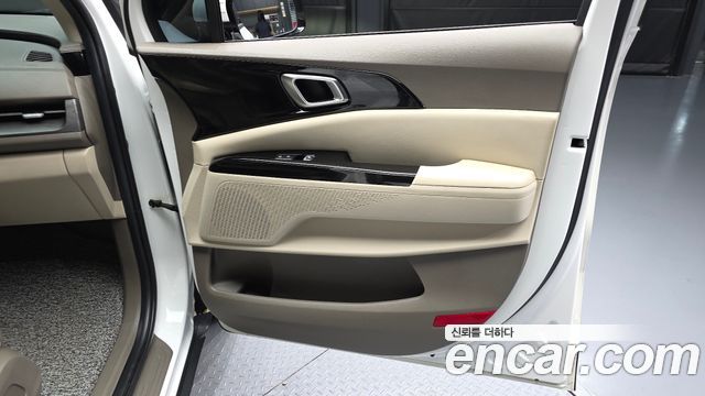 Kia Canival 2021 — photo 14