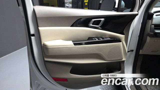 Kia Canival 2021 — photo 15