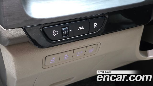 Kia Canival 2021 — photo 31