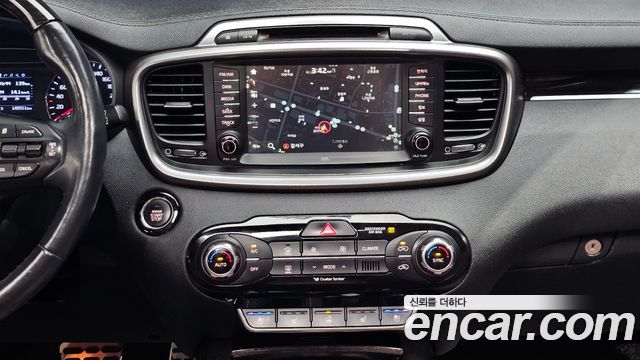 Kia Sorento 2017 — photo 25