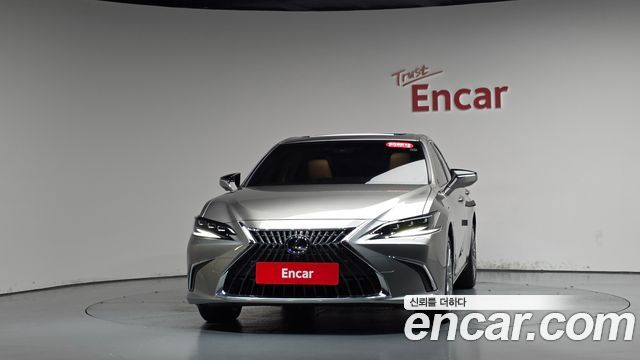 Lexus ES 2025 — photo 3