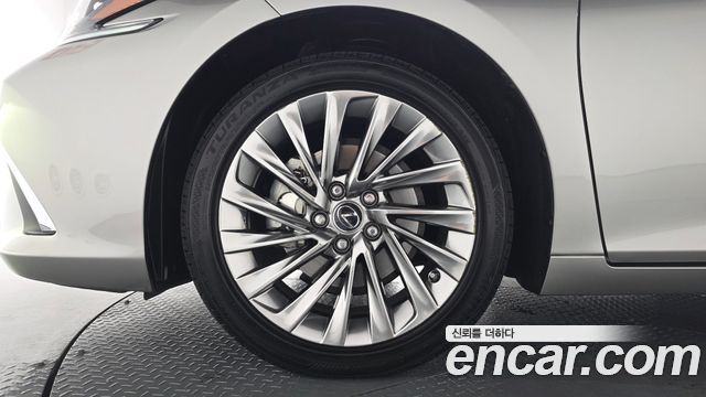 Lexus ES 2025 — photo 5