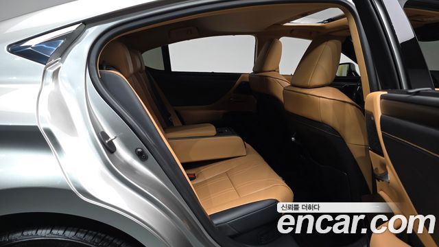 Lexus ES 2025 — photo 17