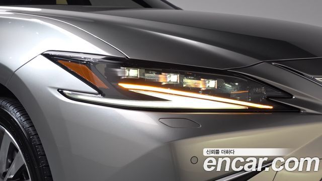 Lexus ES 2025 — photo 8