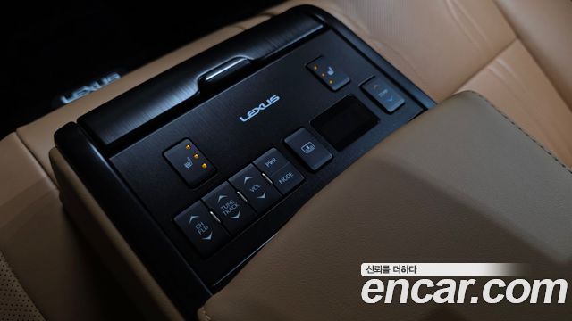 Lexus ES 2025 — photo 32