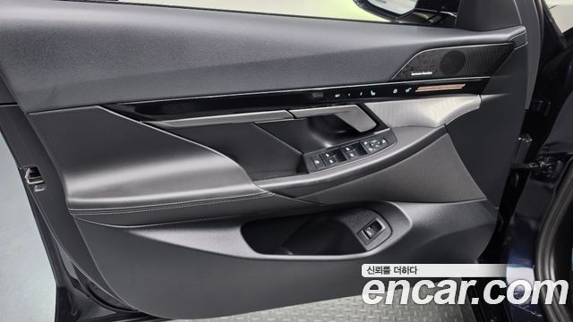 BMW 5-Series 2024 — photo 14