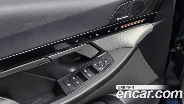 BMW 5-Series 2024 — photo 30