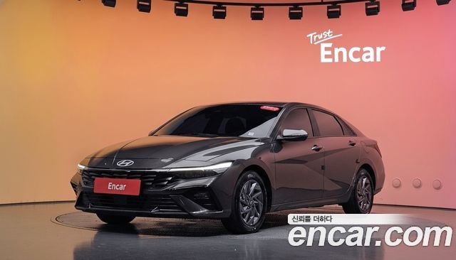 Hyundai AVANTE 2024 — photo 1