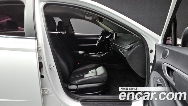 Hyundai Sonata 2020 — photo 17