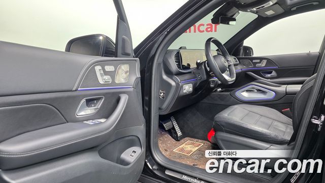 Mercedes-Benz GLS-Class 2025 — photo 13