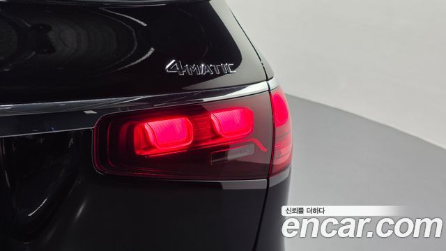 Mercedes-Benz GLS-Class 2025 — photo 9