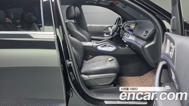 Mercedes-Benz GLS-Class 2025 — photo 16