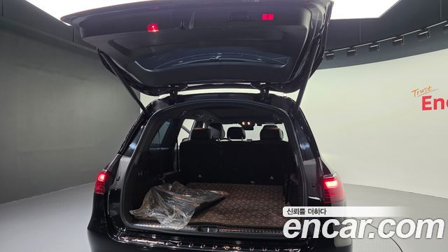 Mercedes-Benz GLS-Class 2025 — photo 35
