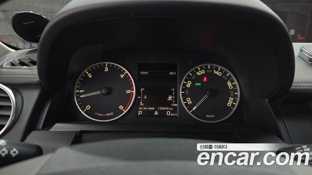 Land Rover Discovery 2014 — photo 11