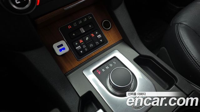 Land Rover Discovery 2014 — photo 12