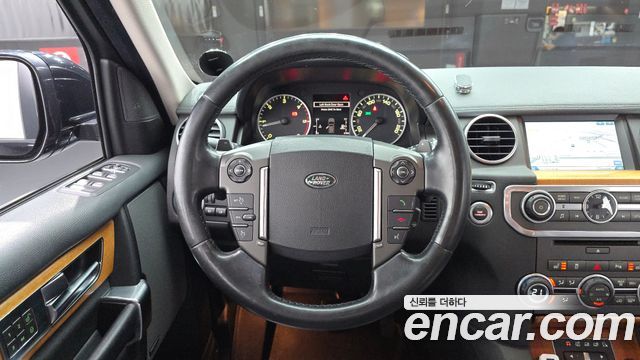Land Rover Discovery 2014 — photo 19