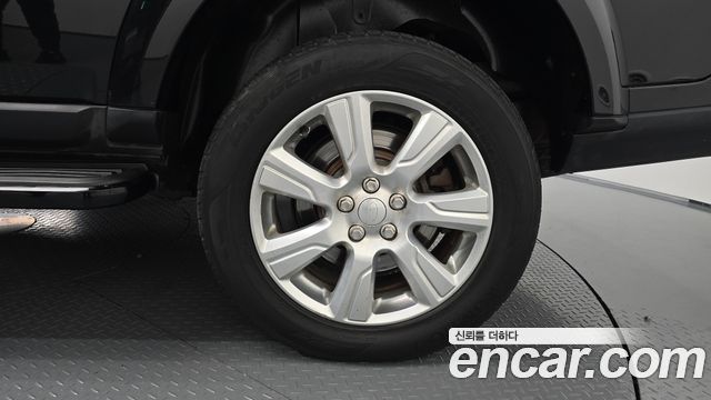 Land Rover Discovery 2014 — photo 7