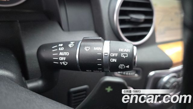 Land Rover Discovery 2014 — photo 30
