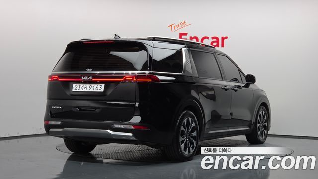 Kia Canival 2023 — photo 2