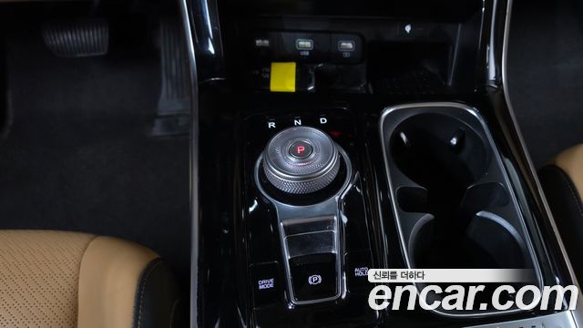 Kia Canival 2023 — photo 9