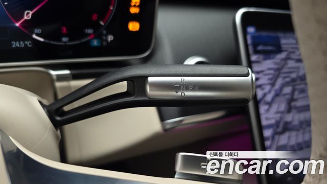 Mercedes-Benz S-Class 2023 — photo 12