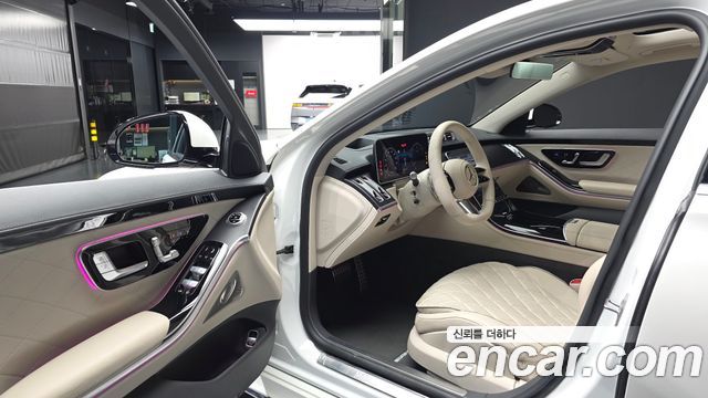 Mercedes-Benz S-Class 2023 — photo 13