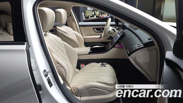 Mercedes-Benz S-Class 2023 — photo 17