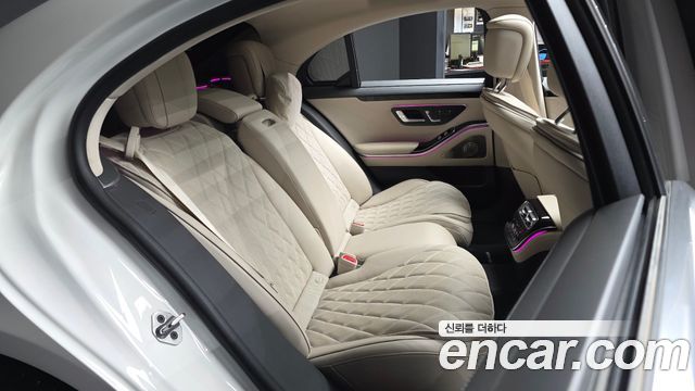 Mercedes-Benz S-Class 2023 — photo 18