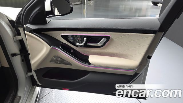 Mercedes-Benz S-Class 2023 — photo 14